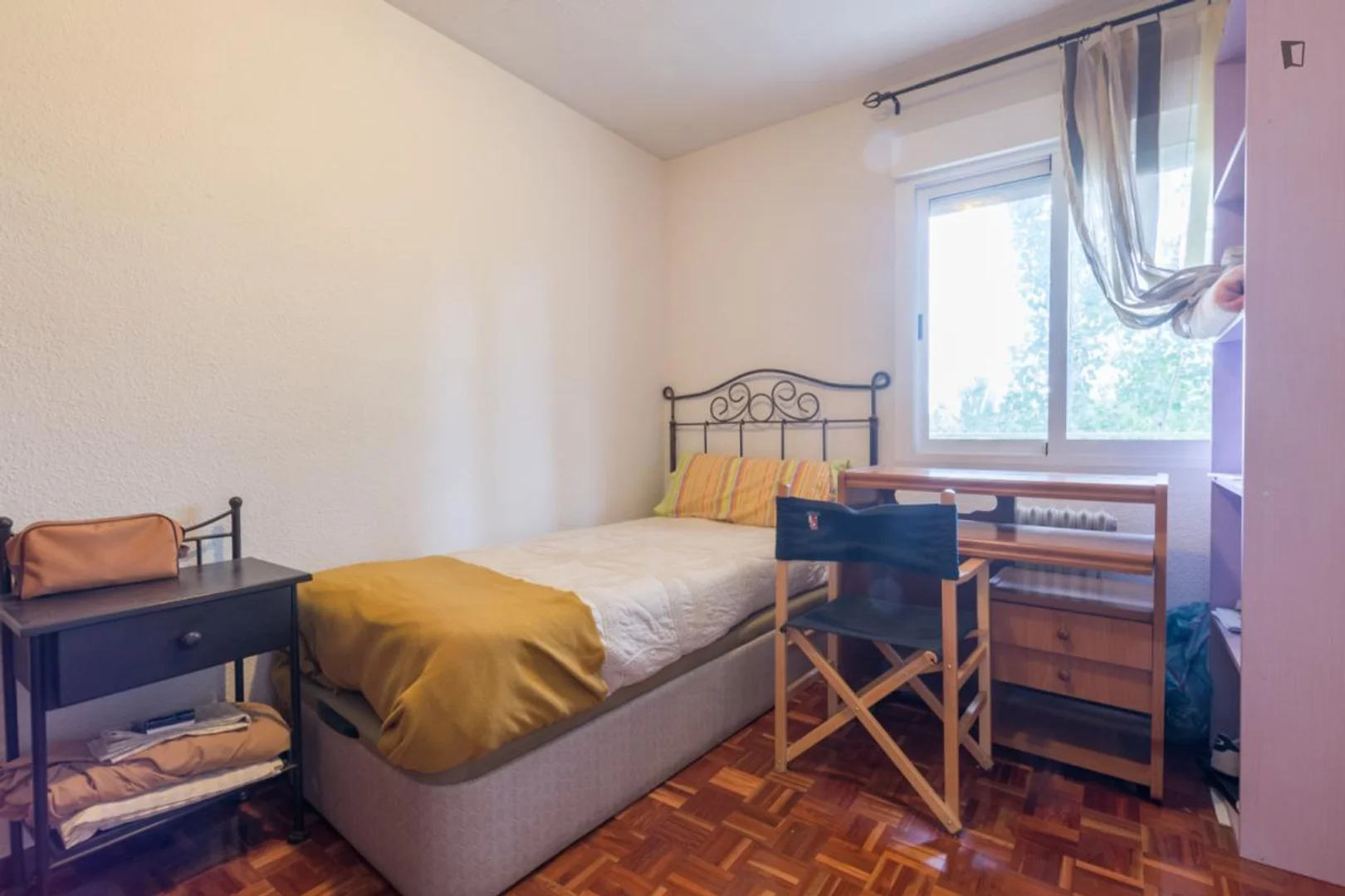 Camera per studenti in con servizi moderni