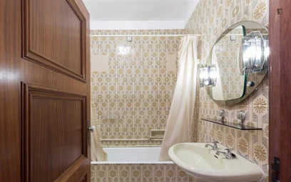 Quarto privado em Praceta Francisco Borges, imagem 13 de 17