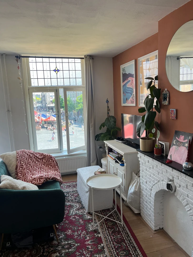 Habitación para estudiantes en  con área de estudio y facilidades compartidas