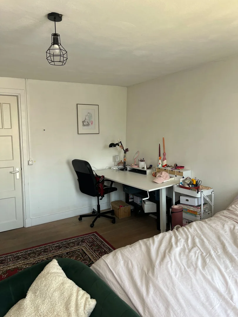 Habitación estudiantil económica con ubicación conveniente en 