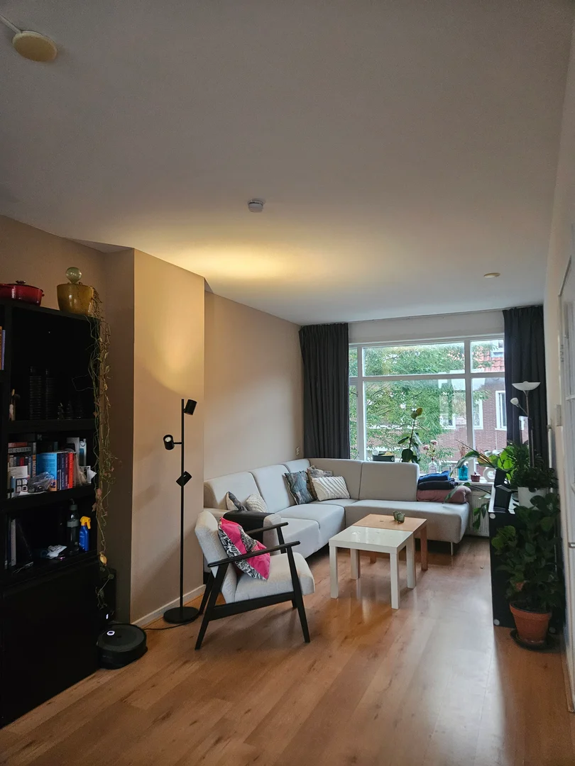 Habitación para estudiantes en  con área de estudio y facilidades compartidas
