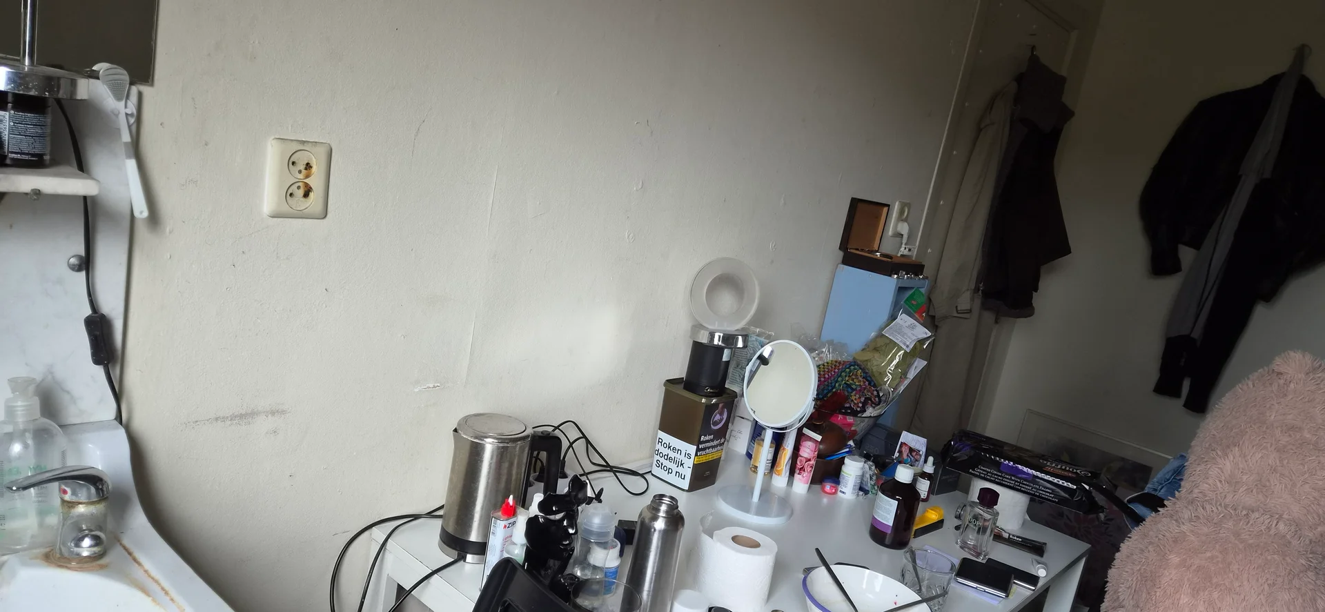 Quarto de estudante confortável e espaçoso em 