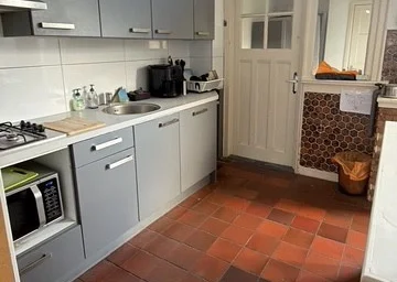 Quarto privado em van Sytzamastraat, imagem 9 de 10