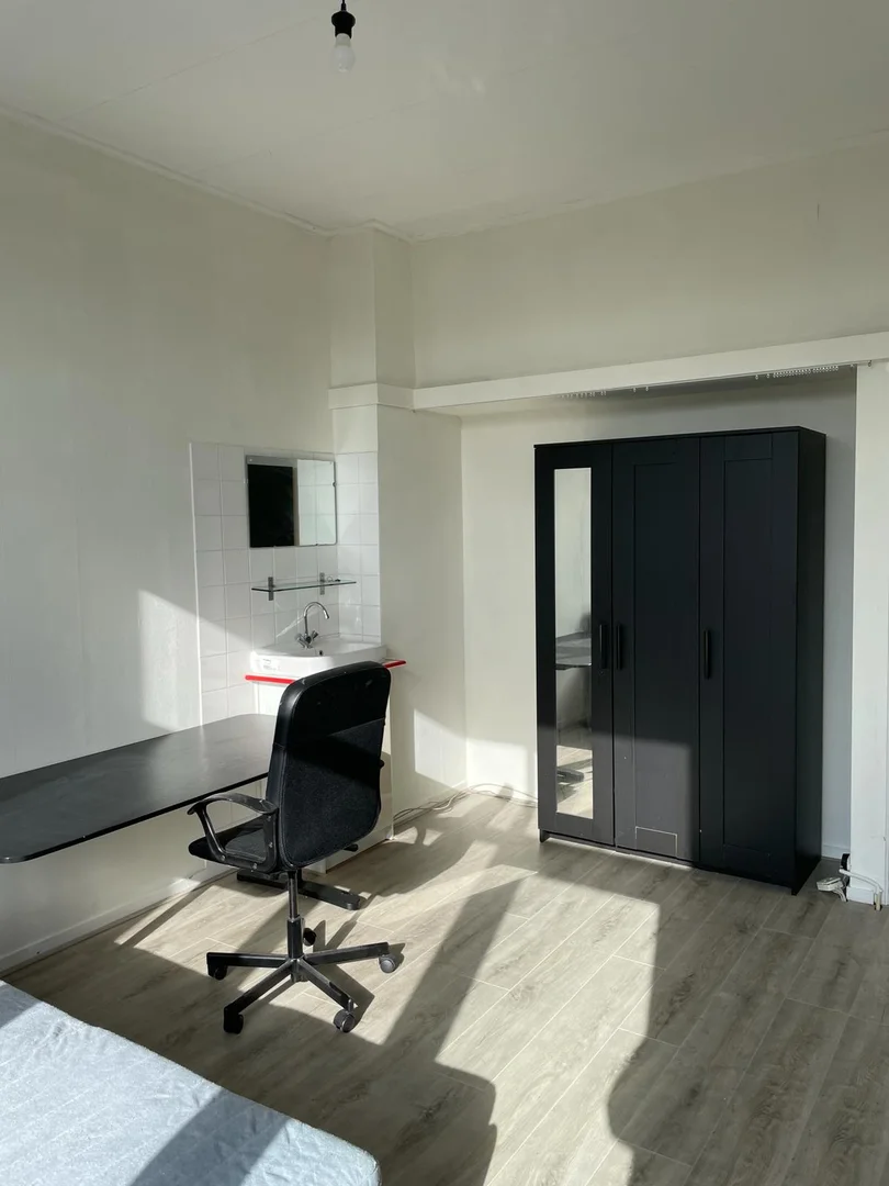 Quarto de estudante funcional perfeito para estudar em 
