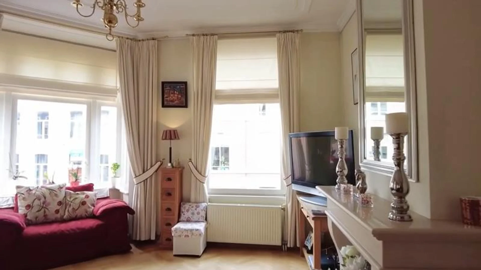Habitación estudiantil económica con ubicación conveniente en 