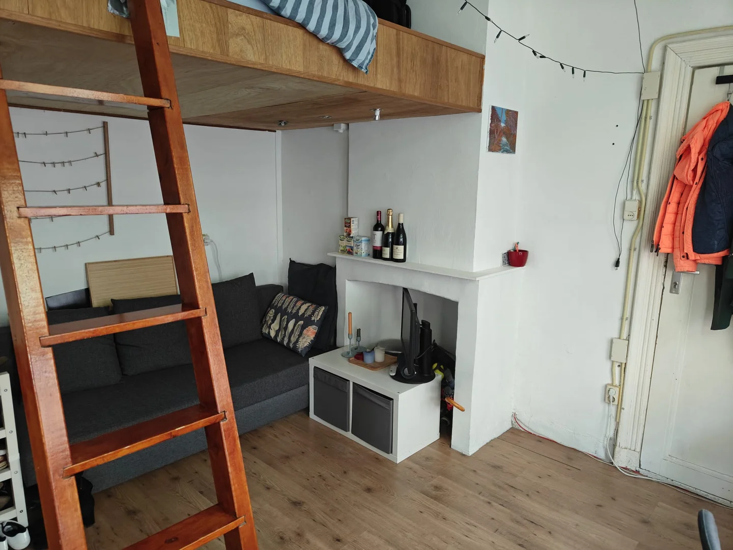 Comfortable and spacious student room in 