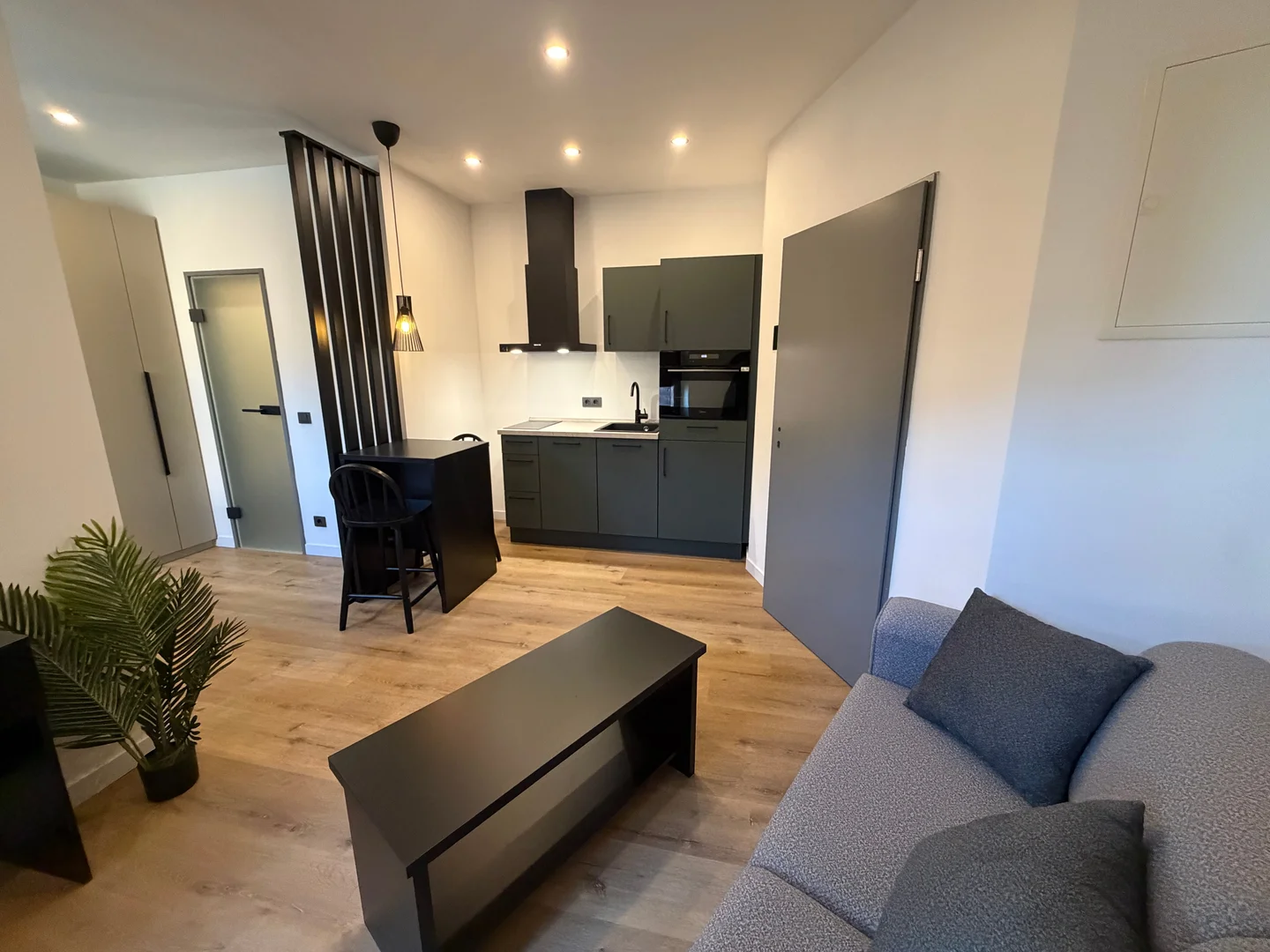 Quarto para alugar em apartamento de estudantes em , totalmente mobilado