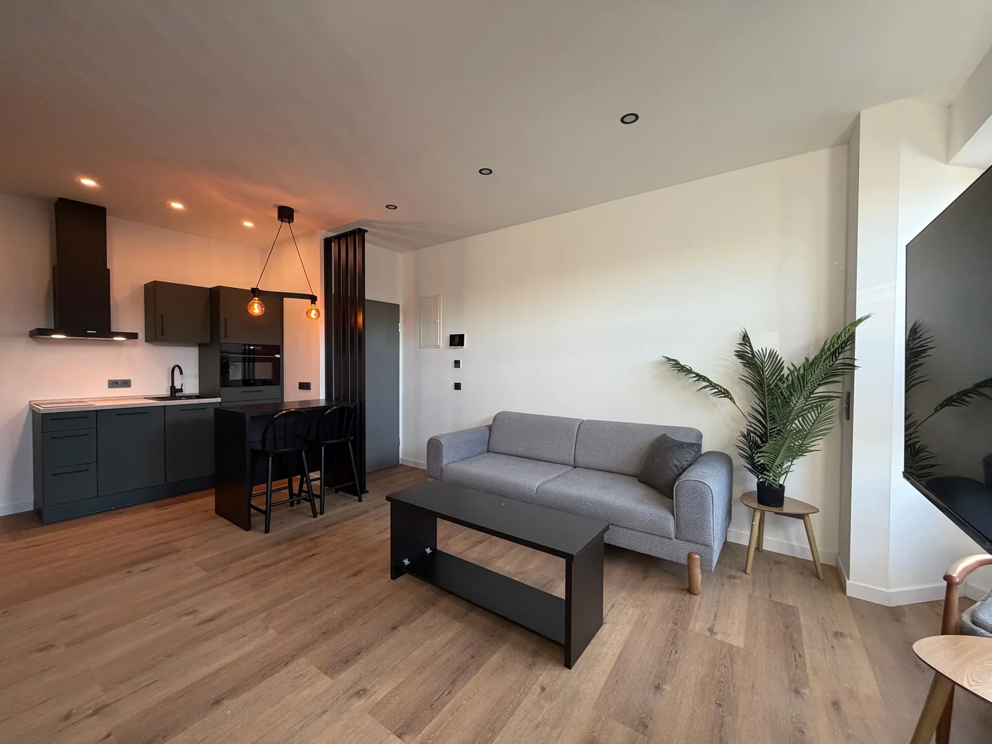 Quarto para alugar em apartamento de estudantes em , totalmente mobilado