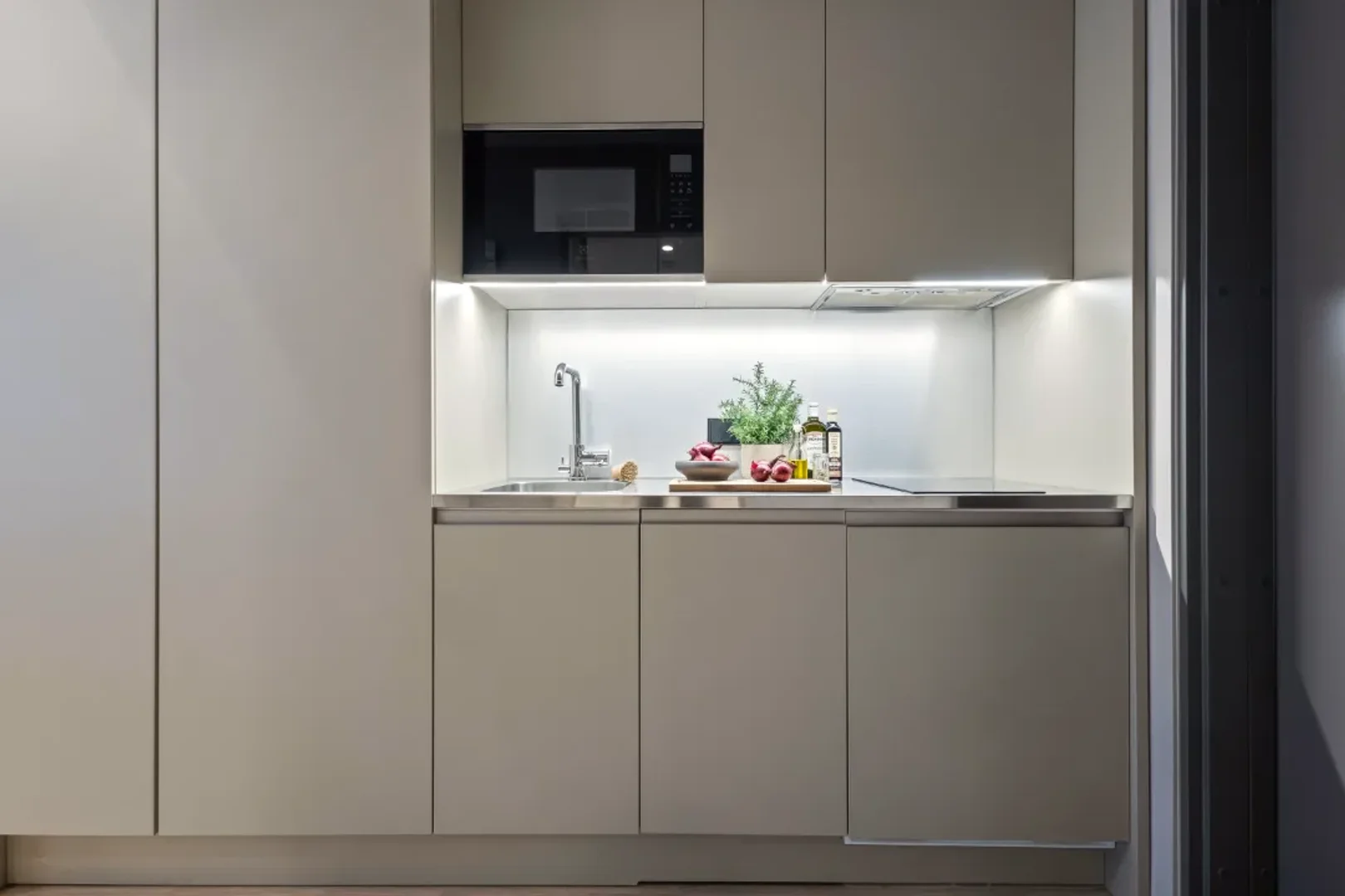 Erschwingliche Studiowohnung mit wesentlicher Ausstattung in