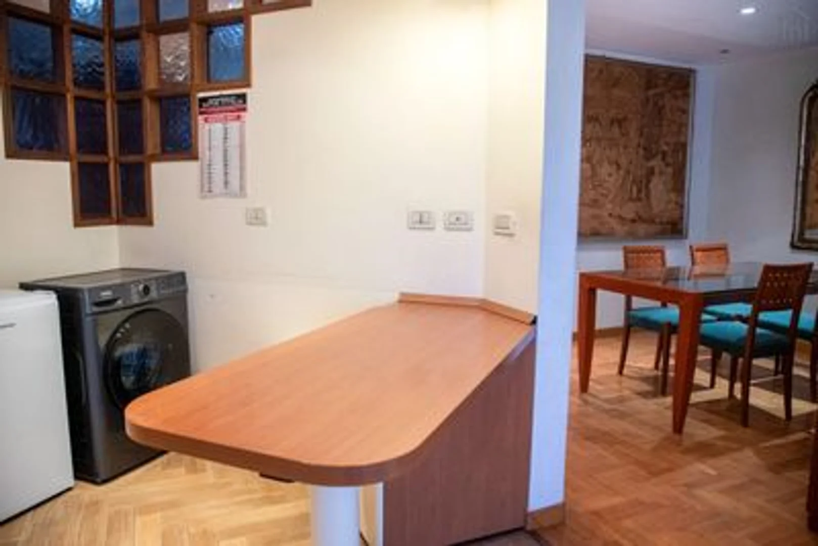 Chambre d'étudiant économique avec emplacement pratique dans