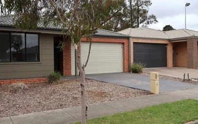Habitación privada en residencia en  5-7 and 13-15 Burnett Street, Sebastopol Victoria 3356 Australia, imagen 7 de 18