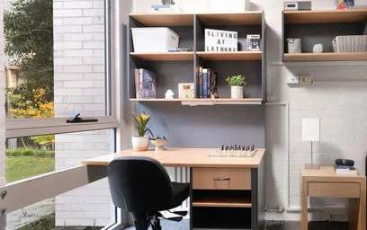 Zimmer mit Doppelbett zu vermieten {area}