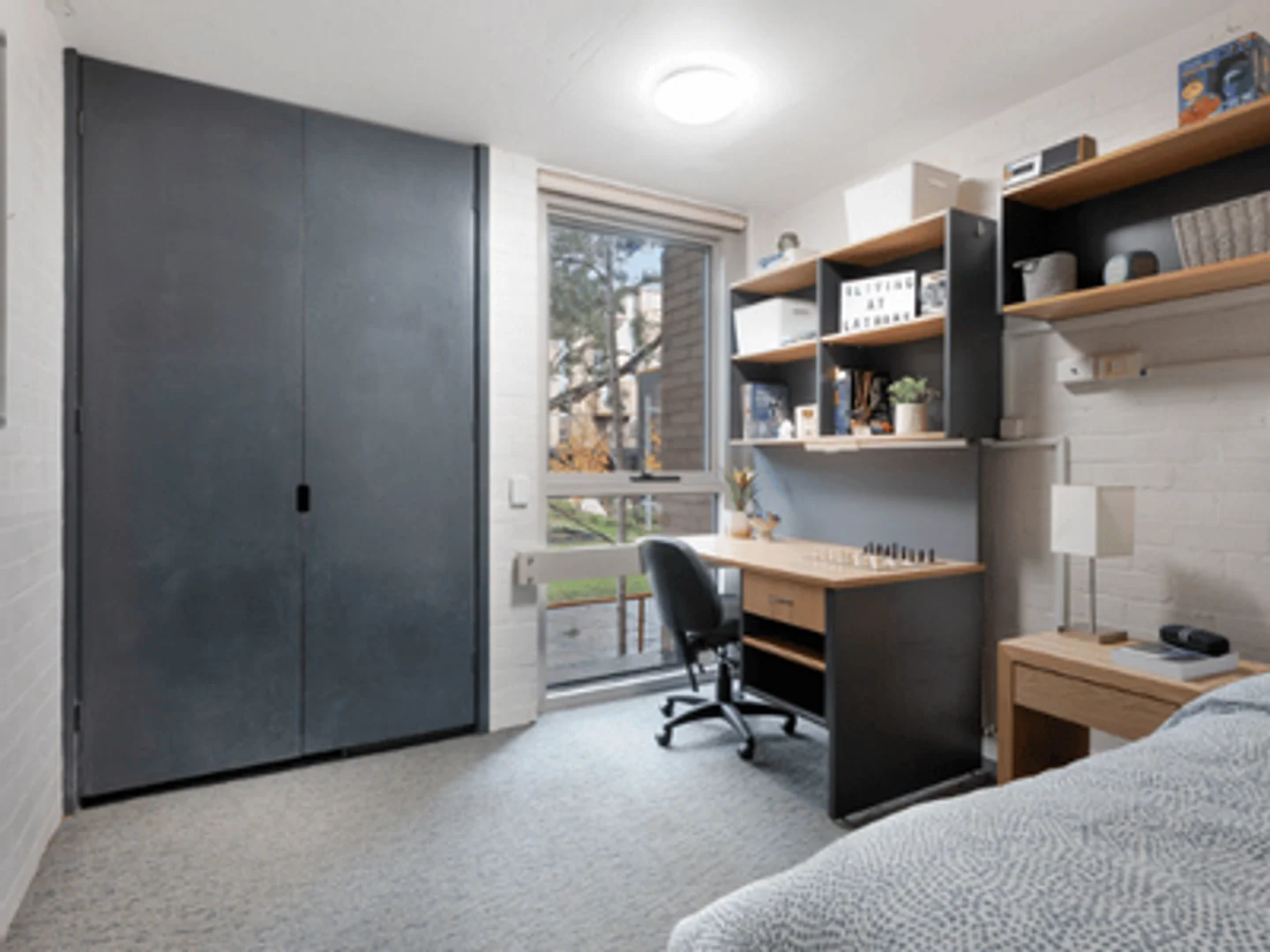 Zimmer in Studentenwohnung in  zu vermieten, voll möbliert