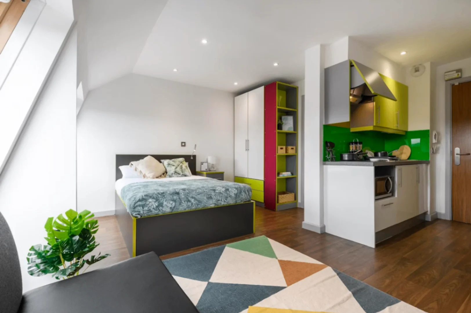 Apartamento estúdio totalmente equipado para estudantes em