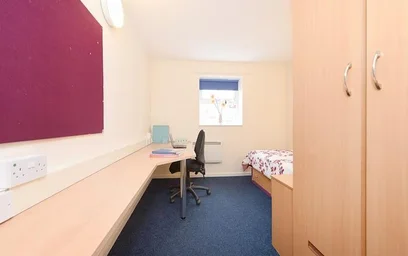 Stanza privata in residence in Vicarage Hill, Wrexham LL13 7HN, United Kingdom, immagine 3 di 35