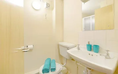 Stanza privata in residence in Vicarage Hill, Wrexham LL13 7HN, United Kingdom, immagine 7 di 35
