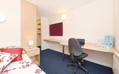 Stanza privata in residence in Vicarage Hill, Wrexham LL13 7HN, United Kingdom, immagine 10 di 35