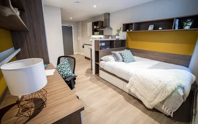 Studio in residence at Brewers Court, 63 Calton Rd, Edinburgh EH8 8DP, United Kingdom, image 14 of 23