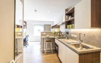 Studio in residence at Brewers Court, 63 Calton Rd, Edinburgh EH8 8DP, United Kingdom, image 4 of 23