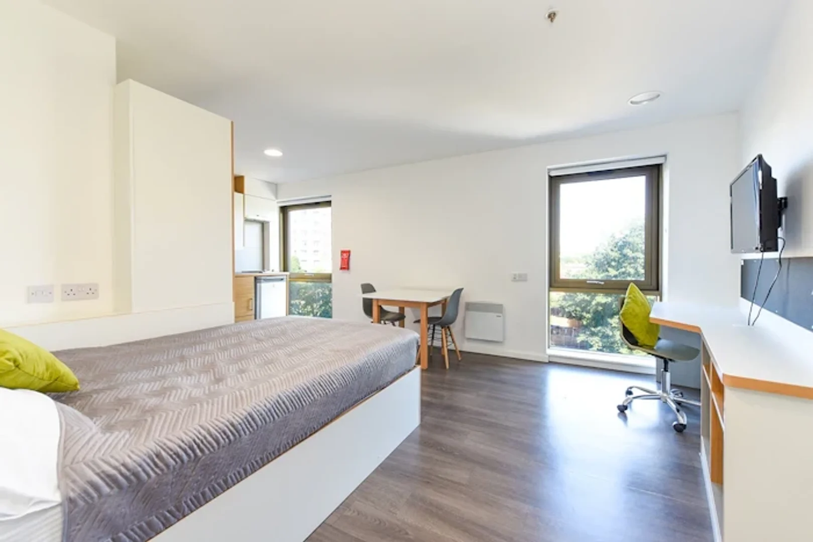 Niedrogi apartament typu studio z niezbędnymi funkcjami w 