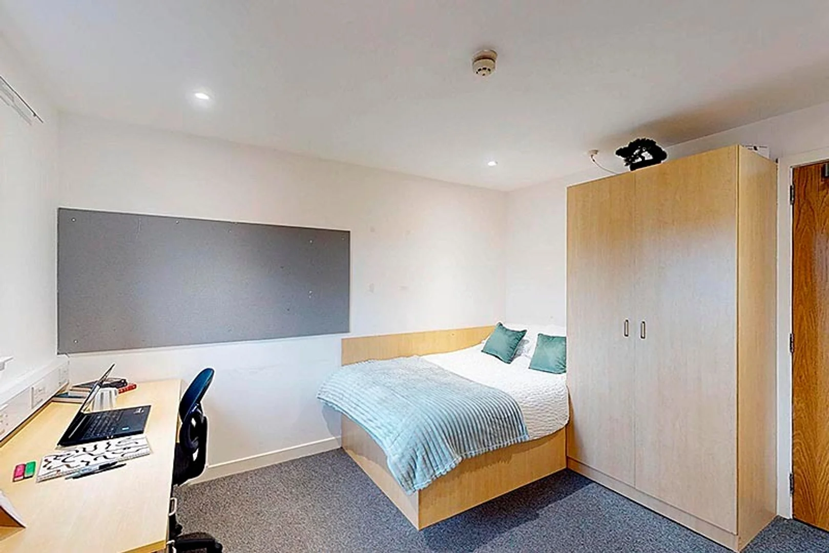 348 W Granton Rd, Granton, Edinburgh EH5 1QE, United Kingdom
