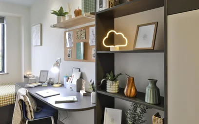 Studio in residence at 104-106 Hagley Rd, Birmingham B16 8LT, United Kingdom, image 2 of 49