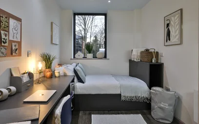Studio in residence at 104-106 Hagley Rd, Birmingham B16 8LT, United Kingdom, image 6 of 49
