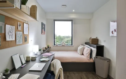 Studio in residence at 104-106 Hagley Rd, Birmingham B16 8LT, United Kingdom, image 1 of 49