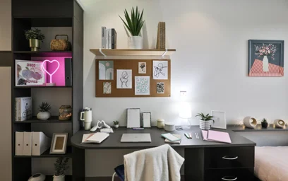 Studio in residence at 104-106 Hagley Rd, Birmingham B16 8LT, United Kingdom, image 2 of 49