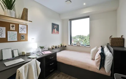 Studio in residence at 104-106 Hagley Rd, Birmingham B16 8LT, United Kingdom, image 3 of 49