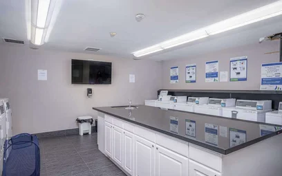 Całe miejsce w rezydencji 205 Oxford St E, London, ON N6A 5G6, Canada, obraz 13 17