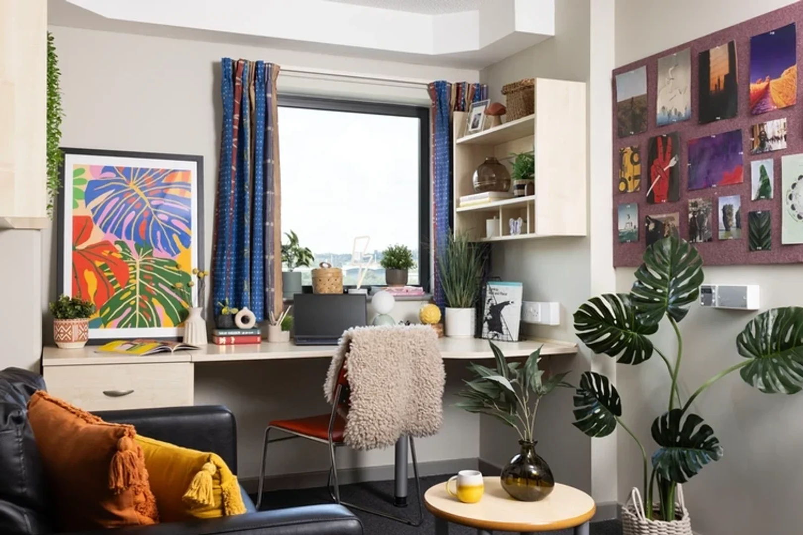 Student-friendly room in  with modern amenities