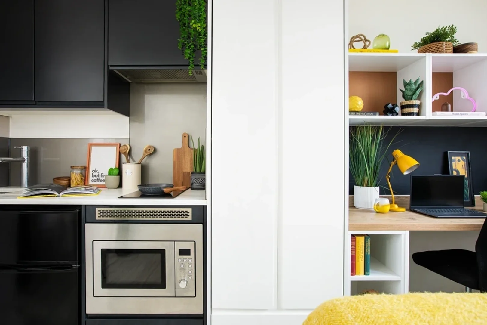 Apartamento estúdio acessível com características essenciais em