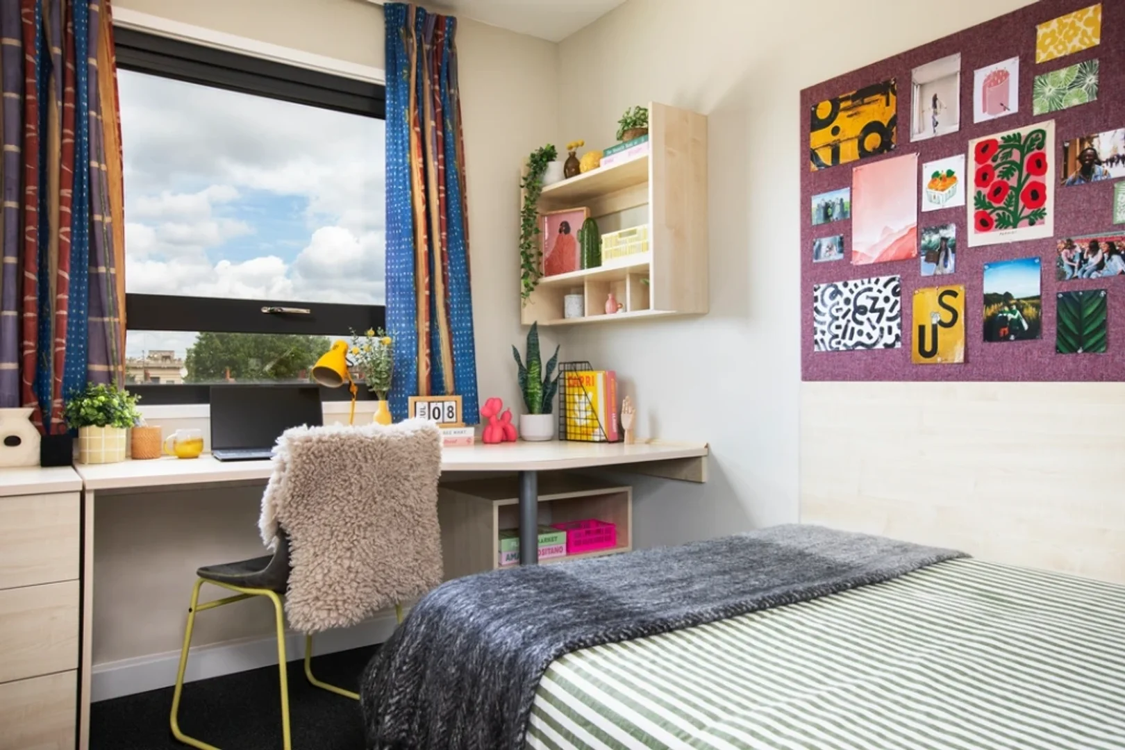 Habitación estudiantil económica con ubicación conveniente en