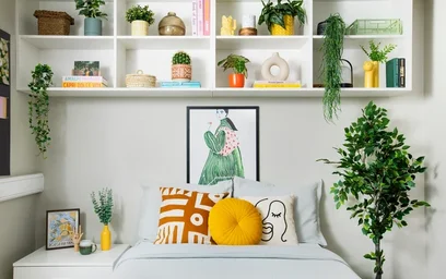 Quarto iluminado em {area}