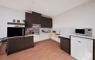 Studio in residence at 16 Merrion Way, Leeds LS2 8PT, United Kingdom, image 25 of 28