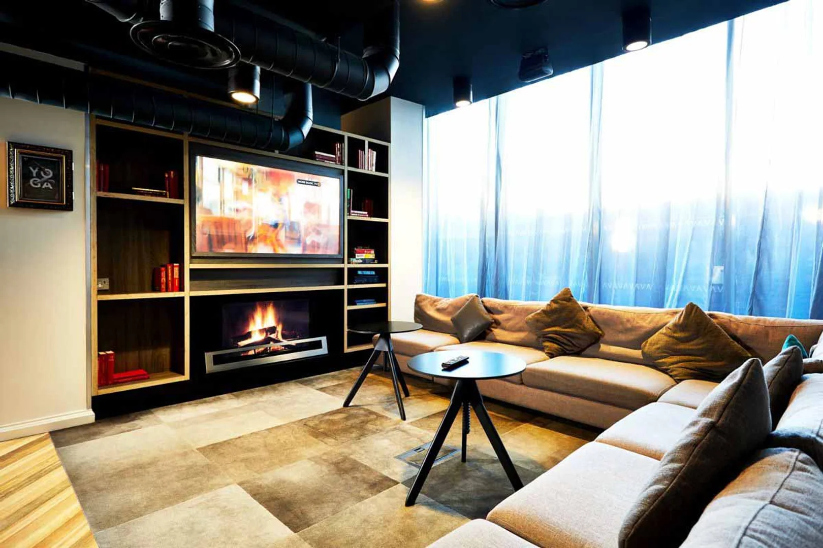 40 Charter Sq, Sheffield City Centre, Sheffield S1 1BA, United Kingdom