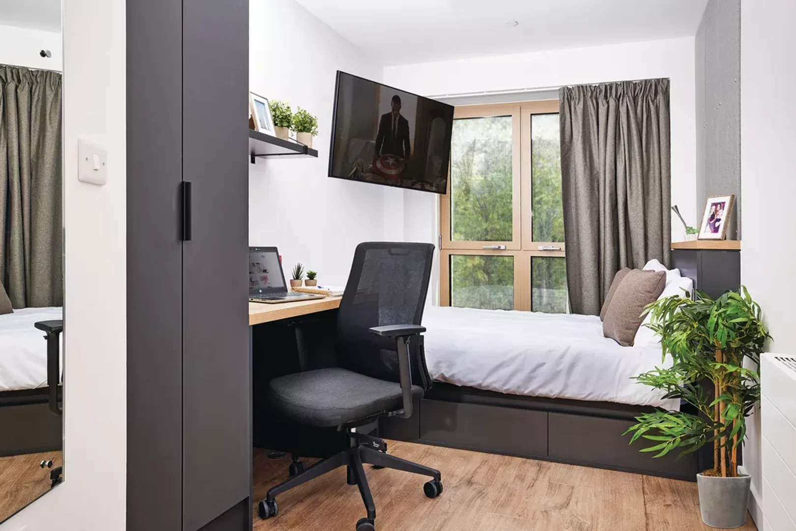 Exchange Point, Loampit Vale, London SE13 7NX, United Kingdom        