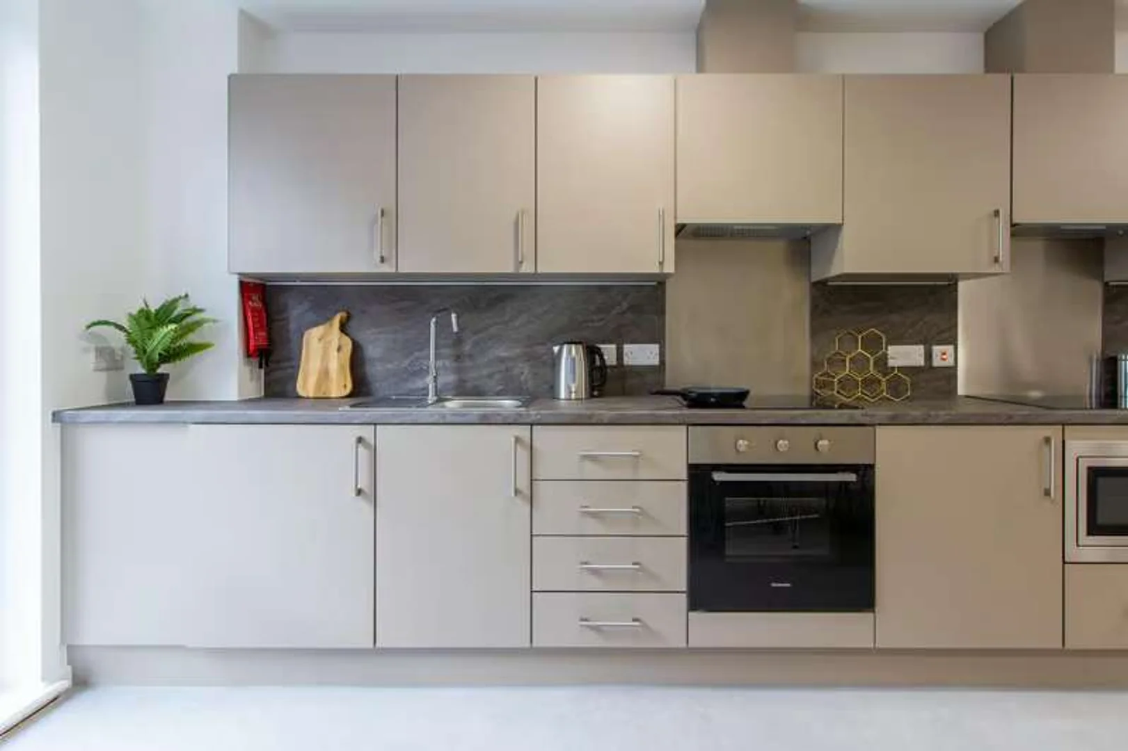 Habitación asequible para estudiantes con buena iluminación en 
