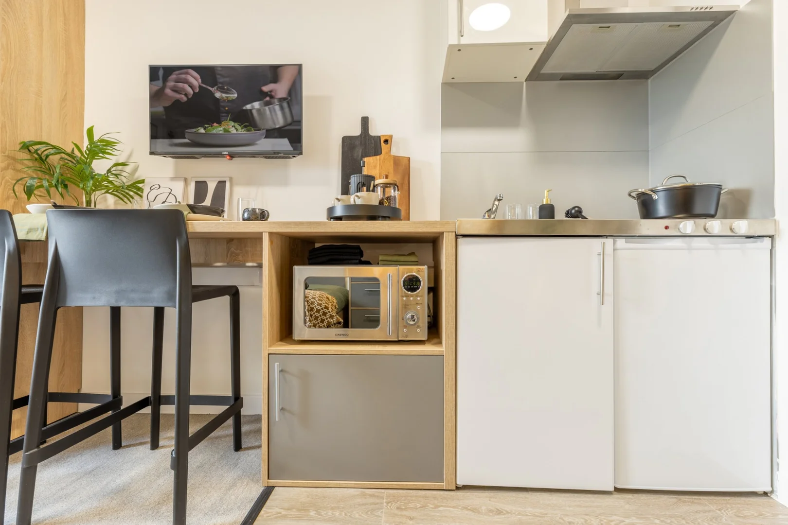 Minimalist student studio in  with efficient layout