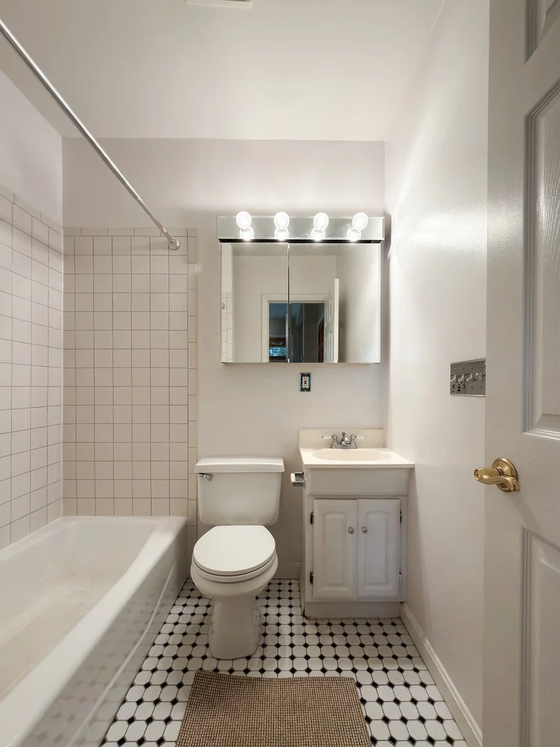 392, Norfolk St., Unit 2r, Inman Square, Cambridge, MA, 02139