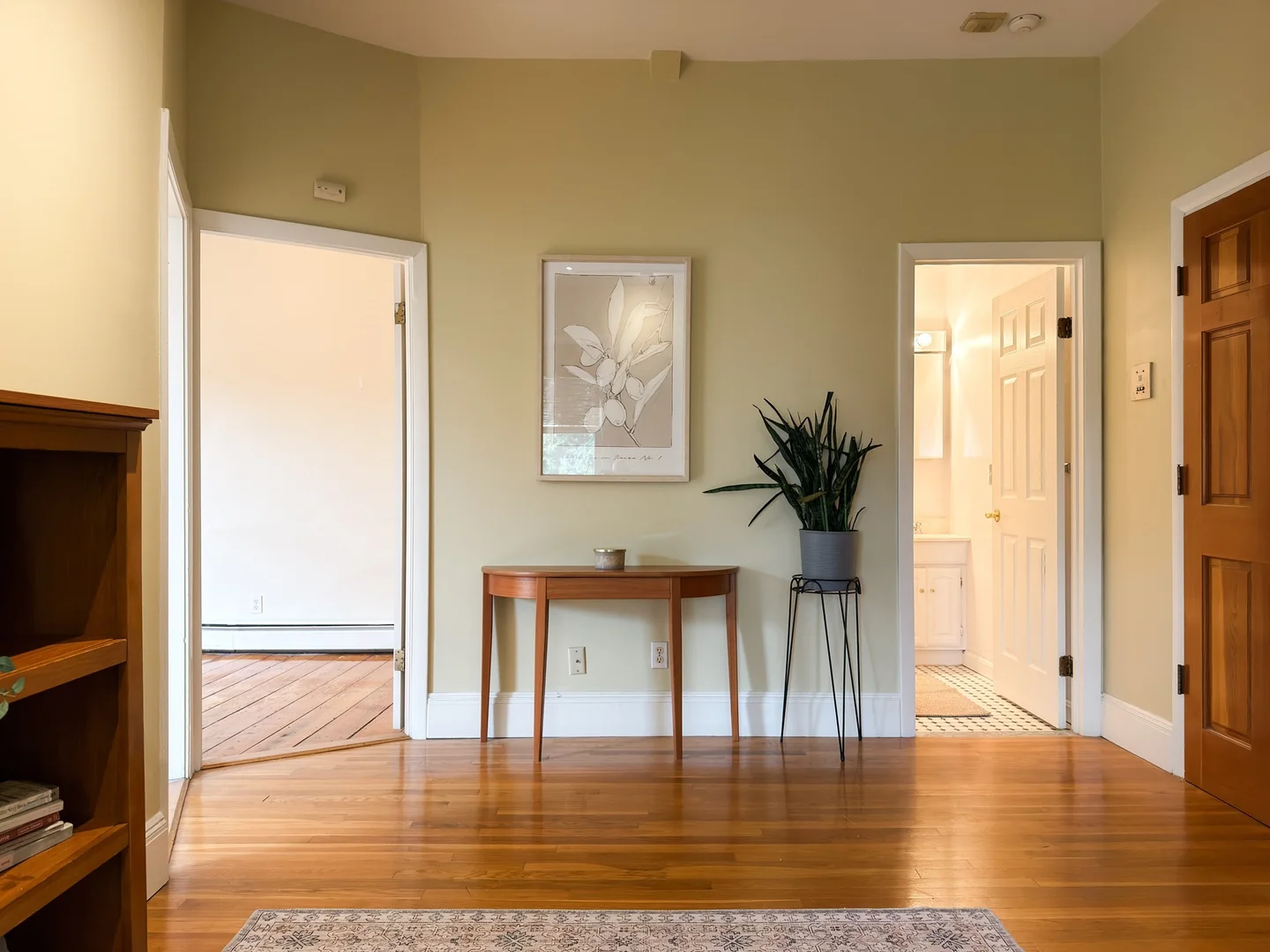 392, Norfolk St., Unit 2r, Inman Square, Cambridge, MA, 02139