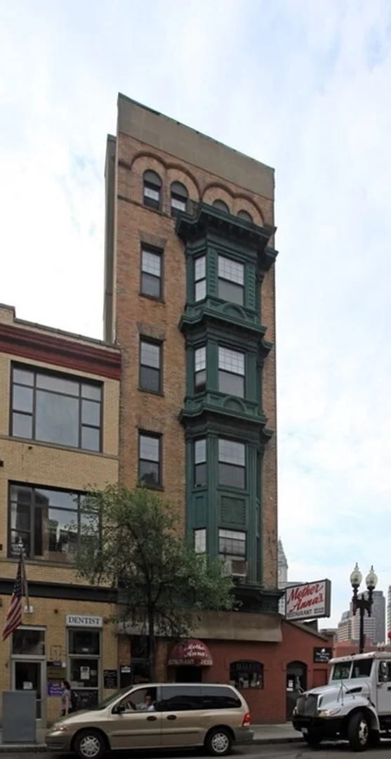 213, Hanover St., Unit 4, North End, Boston, MA, 02113