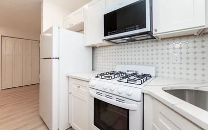Gesamte Unterkunft im Wohnheim in der 142, Kenrick, Unit 23, Brighton, Boston, MA, 02135, bild 1 von 17