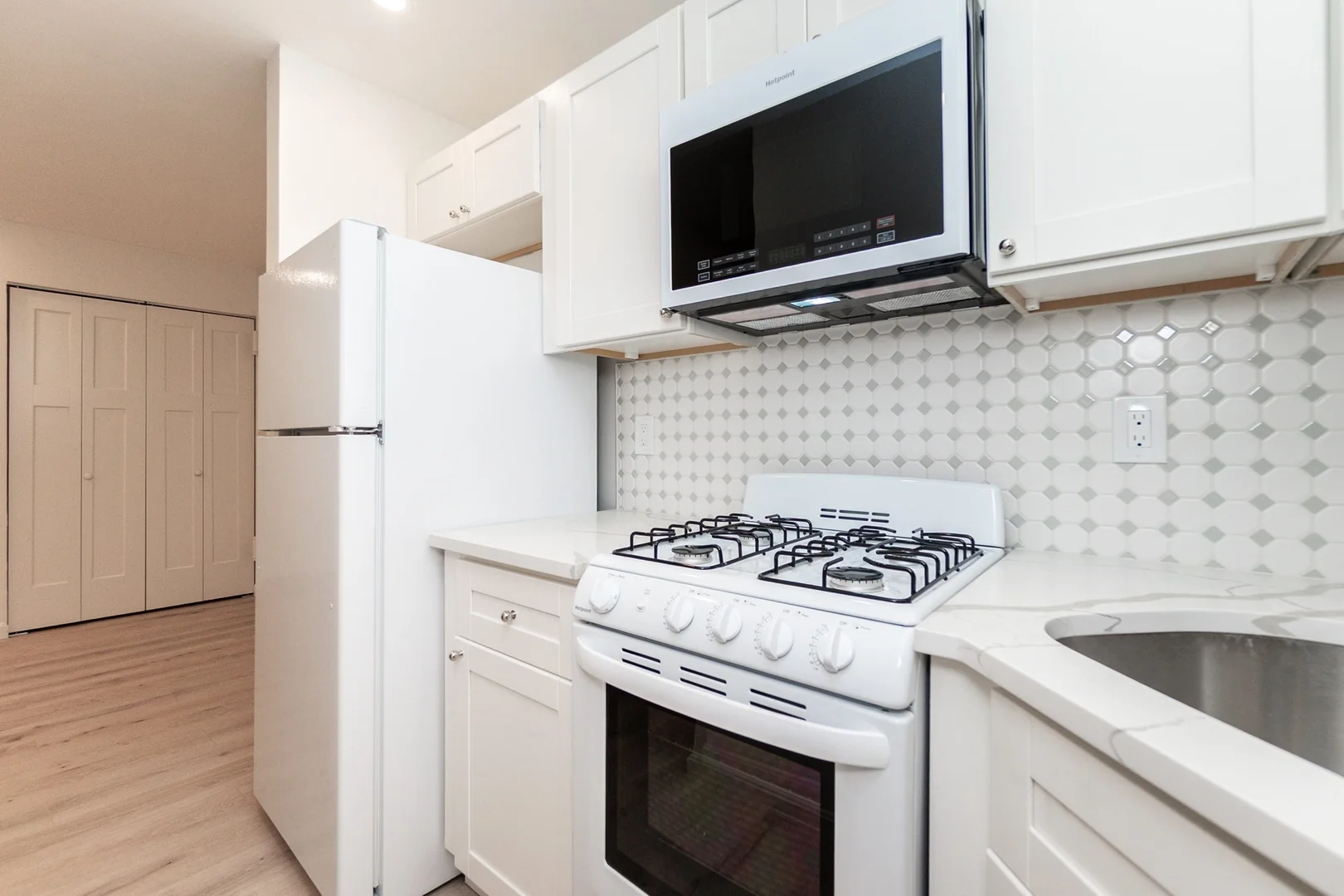 142, Kenrick, Unit 23, Brighton, Boston, MA, 02135