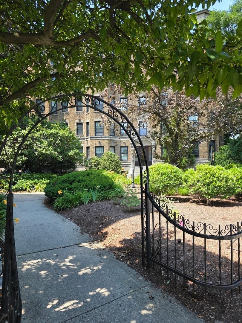 122, Riverway, Unit 10, Fenway, Boston, MA, 02215
