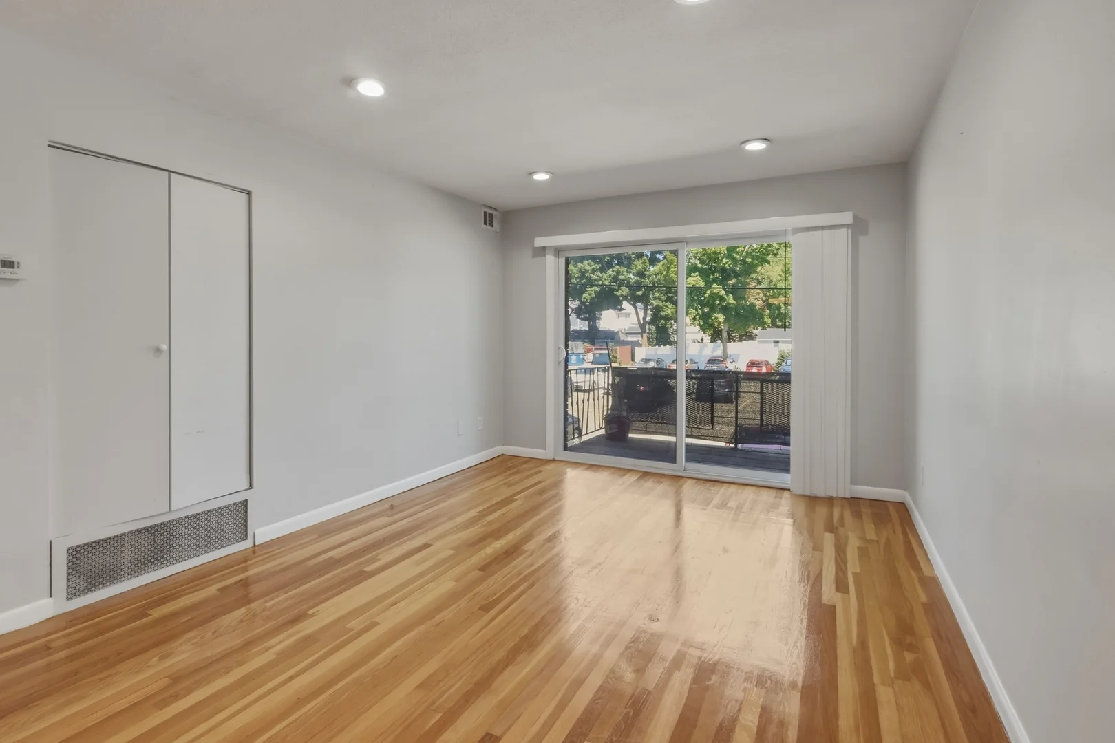 800, Hyde Park Ave., Unit A15, Hyde Park, Boston, MA, 02136