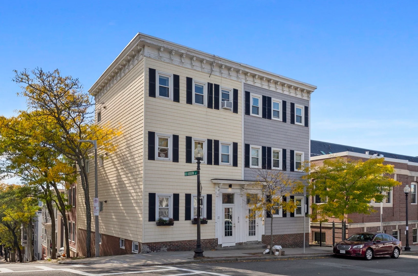 370, Bunker Hill St., Unit 2, Charlestown, Boston, MA, 02129