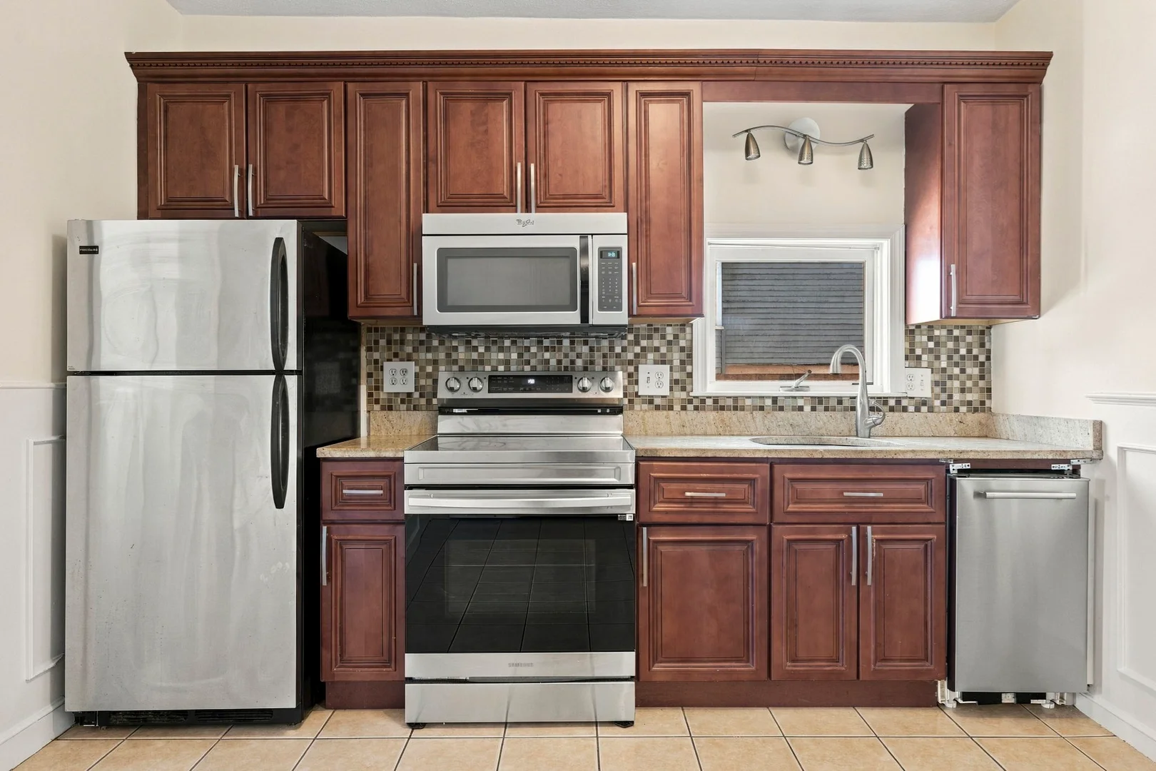 370, Bunker Hill St., Unit 2, Charlestown, Boston, MA, 02129