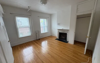 Logement situé dans le centre de {area}